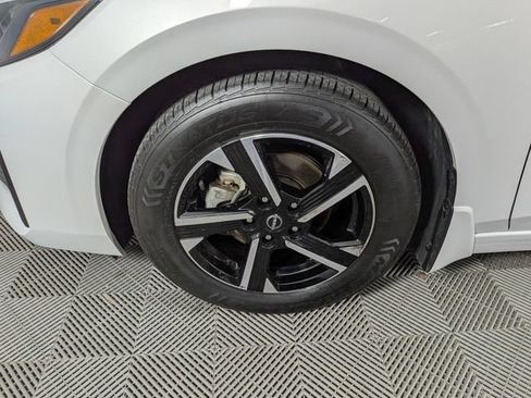 Used 2024 Nissan Sentra SV FWD image 33