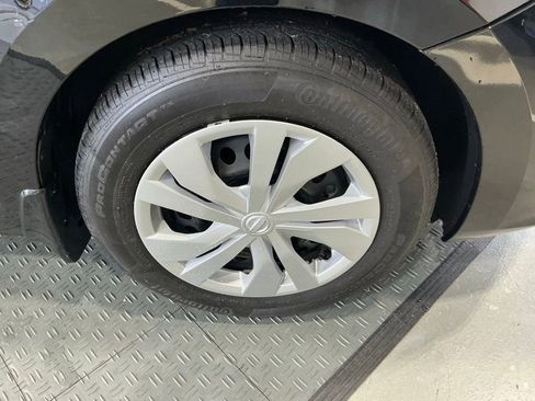 Used 2023 Nissan Versa S image 34