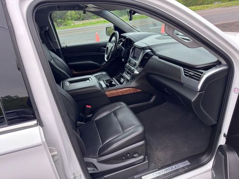 Used 2020 Chevrolet Tahoe Premier AWD/4WD image 32