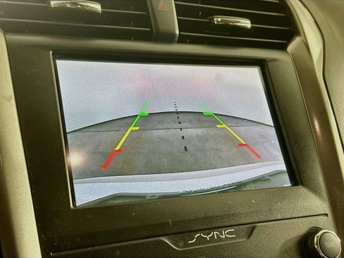 Used 2019 Ford Fusion SEL FWD image 23