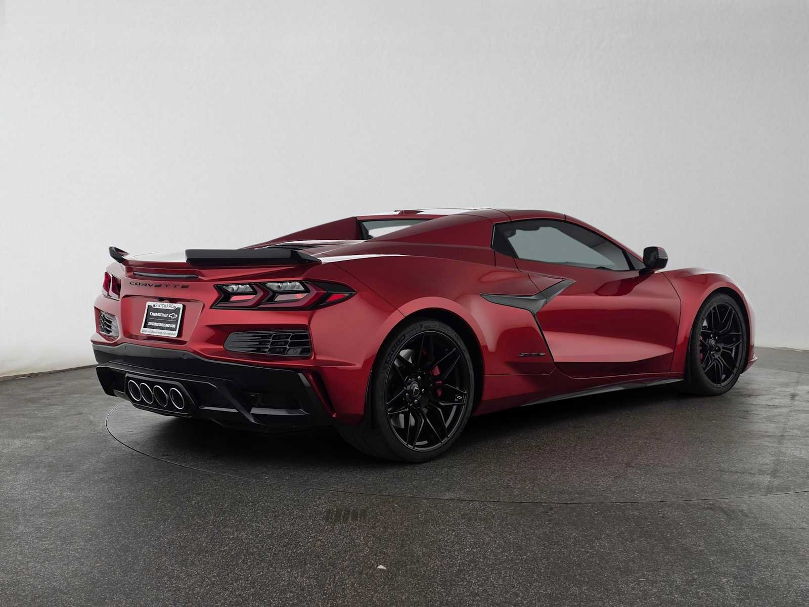Used 2025 Chevrolet Corvette Z06 RWD image 3
