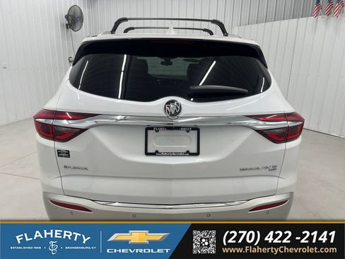 Used 2018 Buick Enclave Premium w/ LPO, Hit The Road Package AWD/4WD image 4