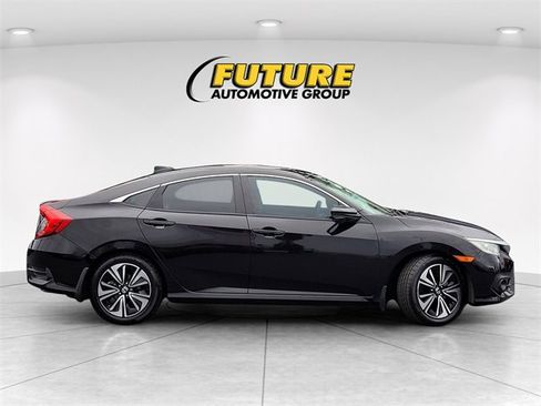 Used 2017 Honda Civic EX-T image 4