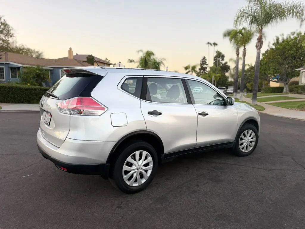 Used 2016 Nissan Rogue S FWD image 12
