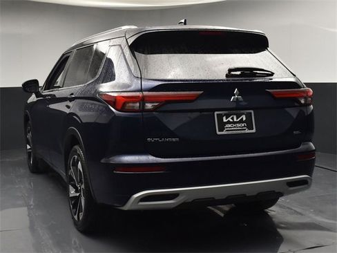 Used 2024 Mitsubishi Outlander SEL image 6