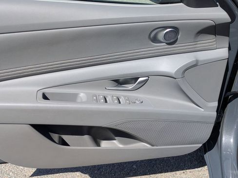 Certified 2025 Hyundai Elantra Sport FWD image 11