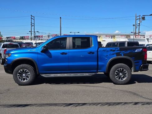Used 2023 Chevrolet Silverado 1500 ZR2 w/ Technology Package AWD/4WD image 2