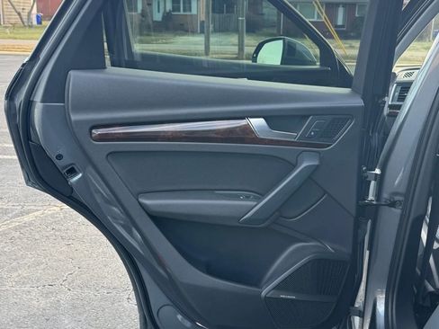 Used 2018 Audi Q5 2.0T Premium Plus w/ Premium Plus Package AWD/4WD image 17