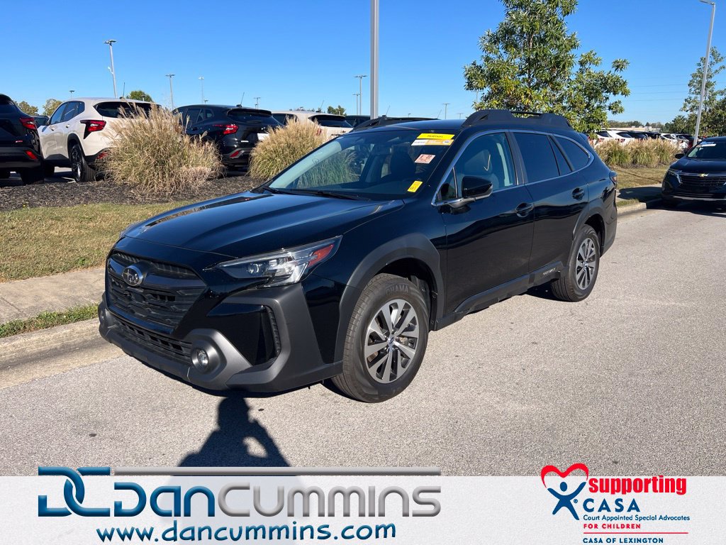 Used 2023 Subaru Outback Premium AWD/4WD image 1