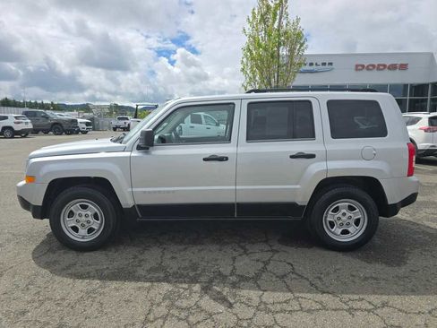 Used 2011 Jeep Patriot Sport FWD image 2