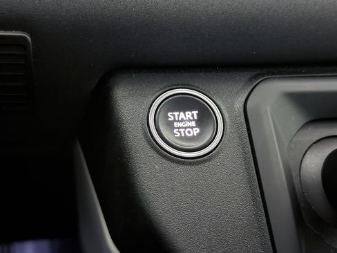 Used 2020 Land Rover Defender 110 First Edition image 38