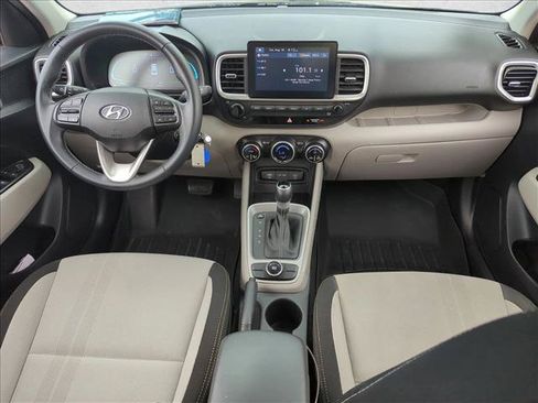 Used 2023 Hyundai Venue SEL FWD image 17