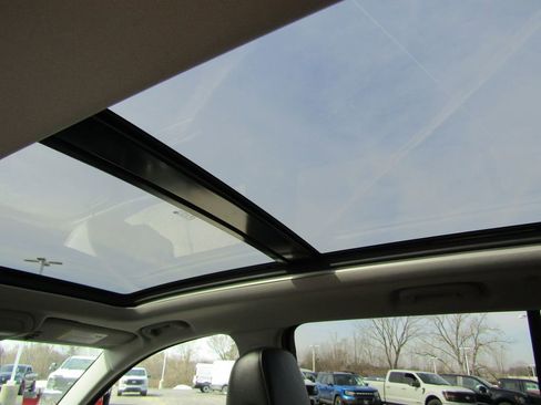 Used 2020 GMC Terrain SLT w/ Preferred Package image 12