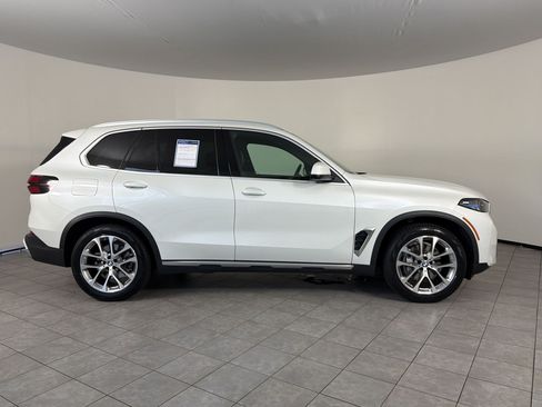 Used 2024 BMW X5 xDrive40i w/ Premium Package AWD/4WD image 8