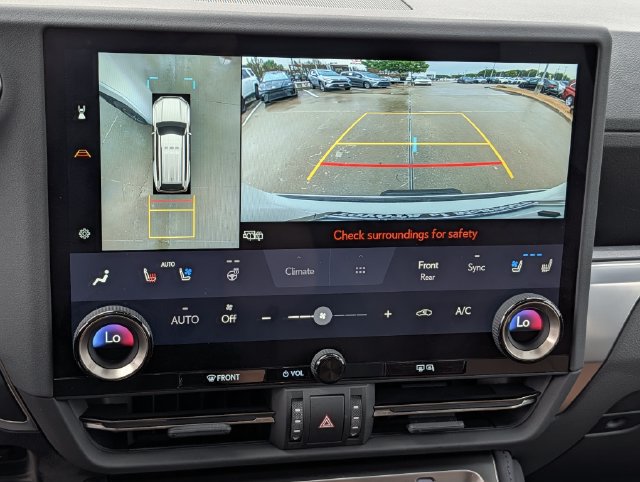 Used 2025 Lexus GX 550 w/ Accessory Package (2T) AWD/4WD image 18