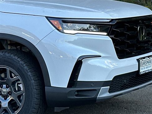 New 2025 Honda Pilot TrailSport image 4