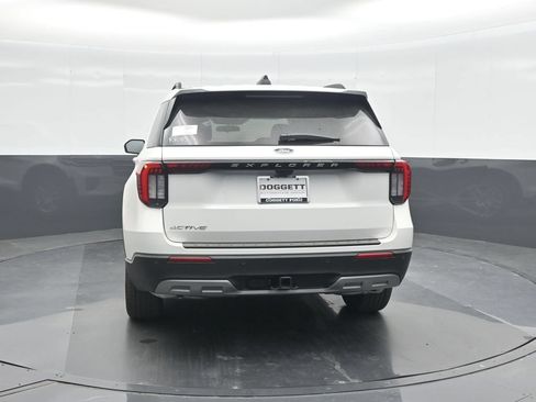 New 2026 Ford Explorer Active w/ Active Comfort Package RWD image 17