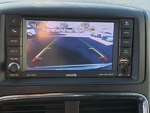 Used 2020 Dodge Grand Caravan SXT image 18