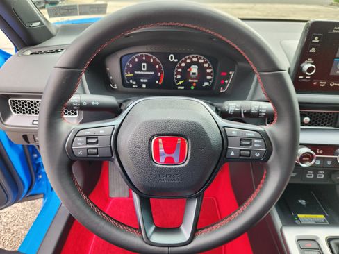 Used 2025 Honda Civic Type R image 9