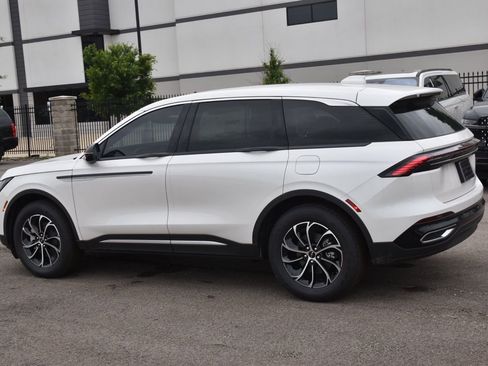 New 2026 Lincoln Nautilus Premier AWD/4WD image 17