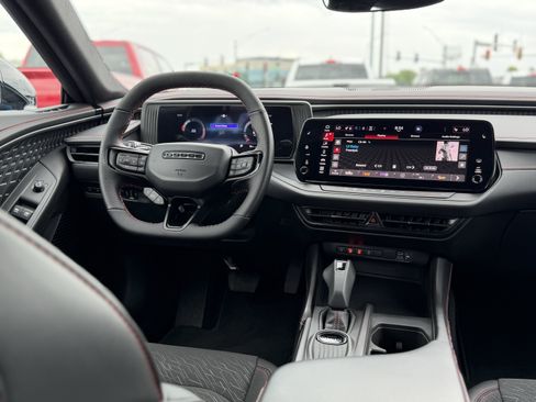 New 2026 Dodge Charger R/T AWD/4WD image 17