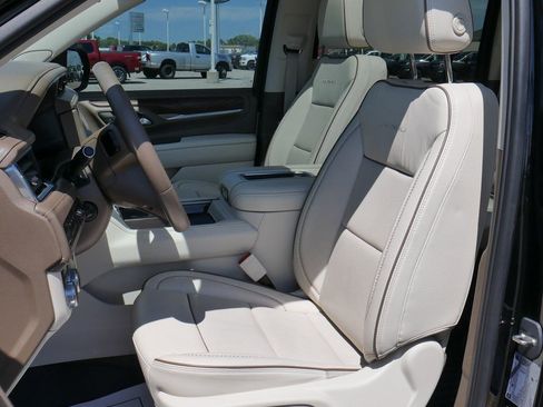 Used 2023 GMC Yukon XL Denali AWD/4WD image 51