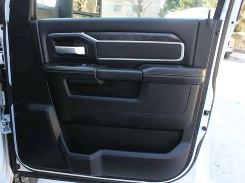 Used 2024 RAM 2500 Big Horn AWD/4WD image 25