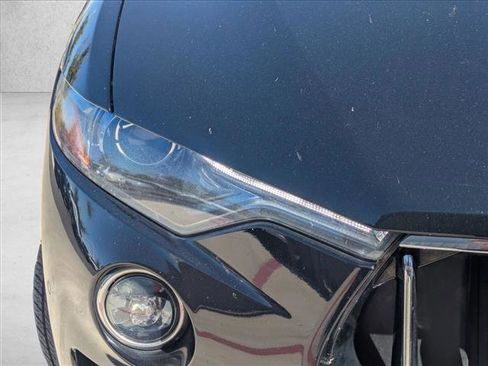 Used 2017 Maserati Levante S image 4