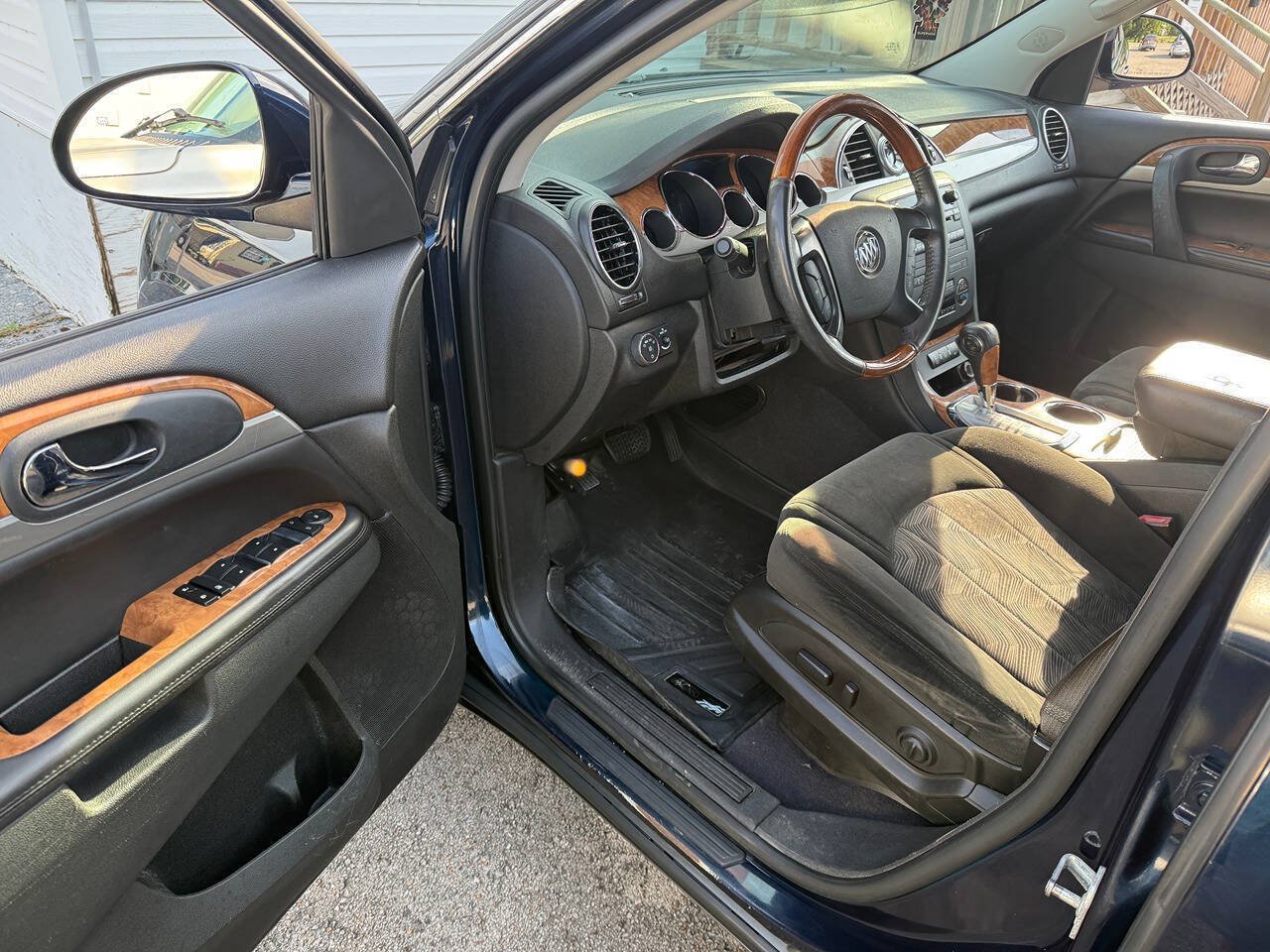 Used 2012 Buick Enclave FWD image 10