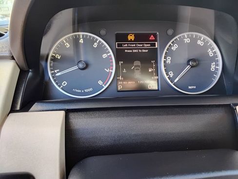 Used 2016 Land Rover LR4 HSE image 13