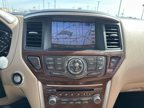 Used 2018 Nissan Pathfinder Platinum w/ Cargo Package FWD image 9