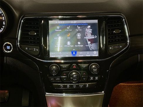 Used 2021 Jeep Grand Cherokee Laredo X image 12