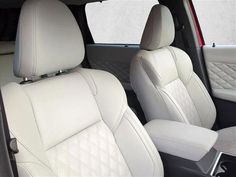 Used 2023 Mitsubishi Outlander SEL image 23