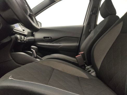 Used 2020 Nissan Kicks S FWD image 17