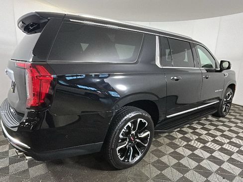 Used 2024 GMC Yukon XL Denali w/ Advanced Technology Package AWD/4WD image 3