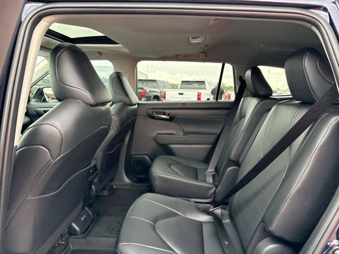 Certified 2026 Toyota Highlander XLE image 24
