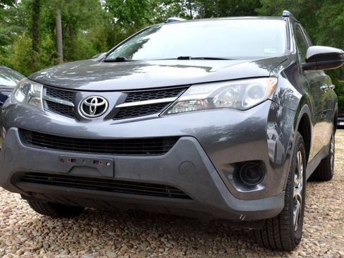 Used 2014 Toyota RAV4 LE AWD/4WD image 3