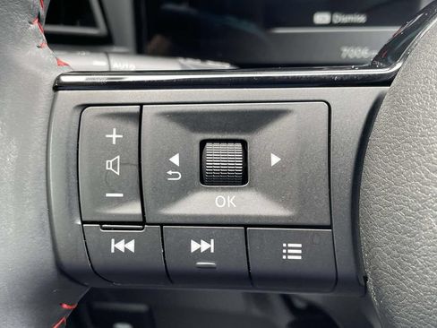 Used 2025 Nissan Kicks SR FWD image 20