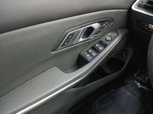Used 2021 BMW 330i Sedan w/ Driving Assistance Package RWD image 17