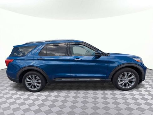 Used 2021 Ford Explorer Limited w/ Equipment Group 301A image 2