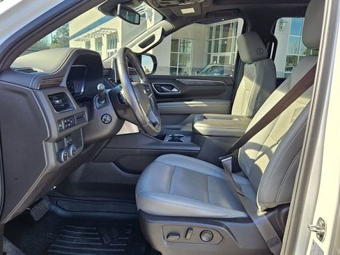 Used 2023 Chevrolet Tahoe LT w/ Luxury Package image 3