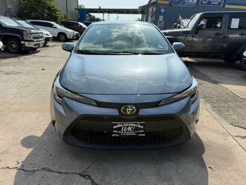 Used 2021 Toyota Corolla LE FWD image 2