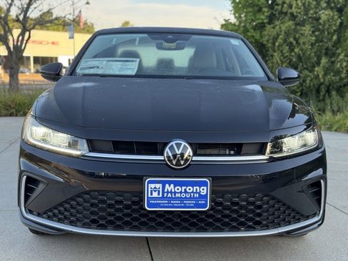 New 2025 Volkswagen Jetta SE image 2