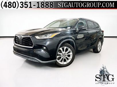 Used 2020 Toyota Highlander Limited w/ Phone Cable & Charge Package