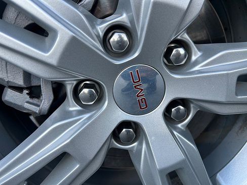 Used 2024 GMC Terrain SLE image 80