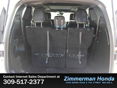 Used 2025 Chrysler Pacifica Limited FWD image 6