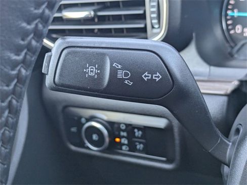 Used 2023 Ford Explorer Limited image 29