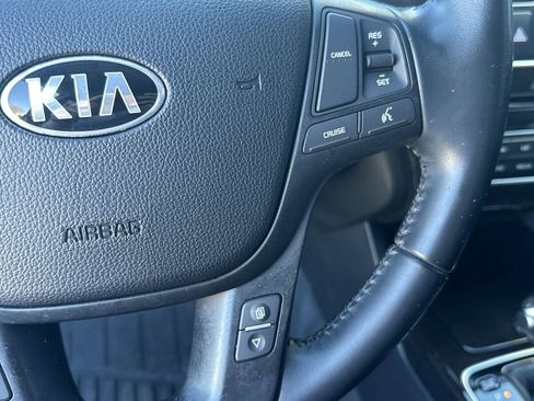 Used 2014 Kia Cadenza Premium image 23