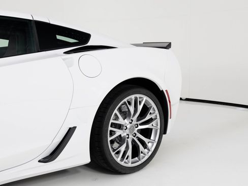 Used 2015 Chevrolet Corvette Z06 w/ 3LZ Preferred Equipment Group image 62