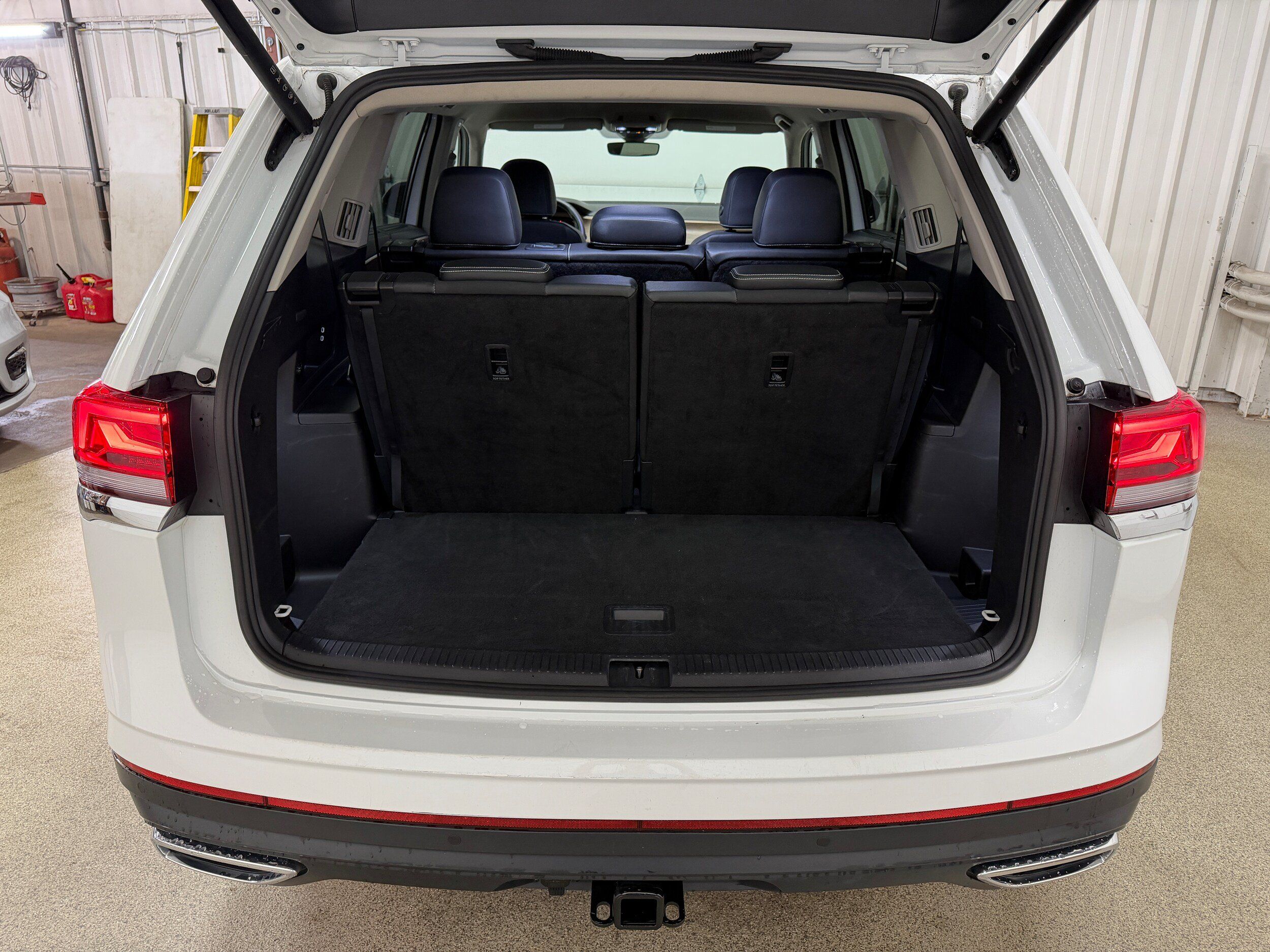 Used 2025 Volkswagen Atlas SE AWD/4WD image 30